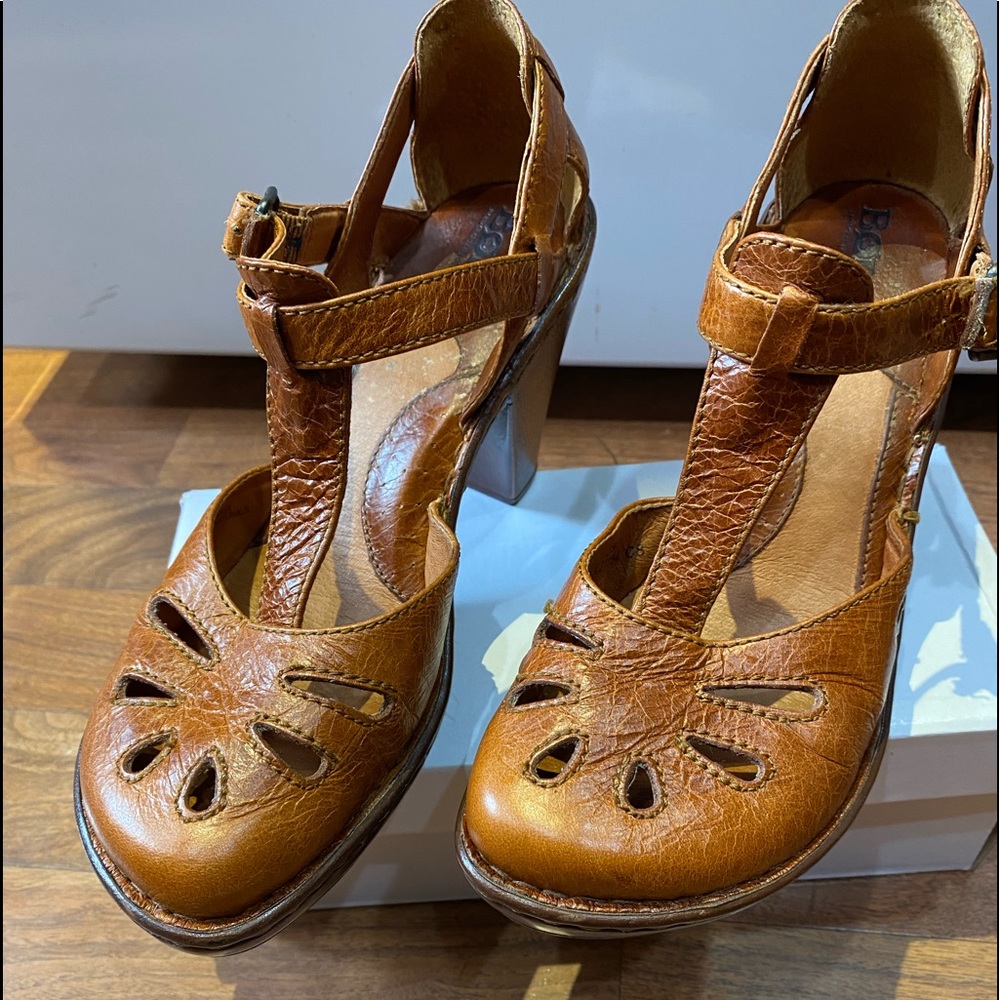 Born Mary Jane size 8